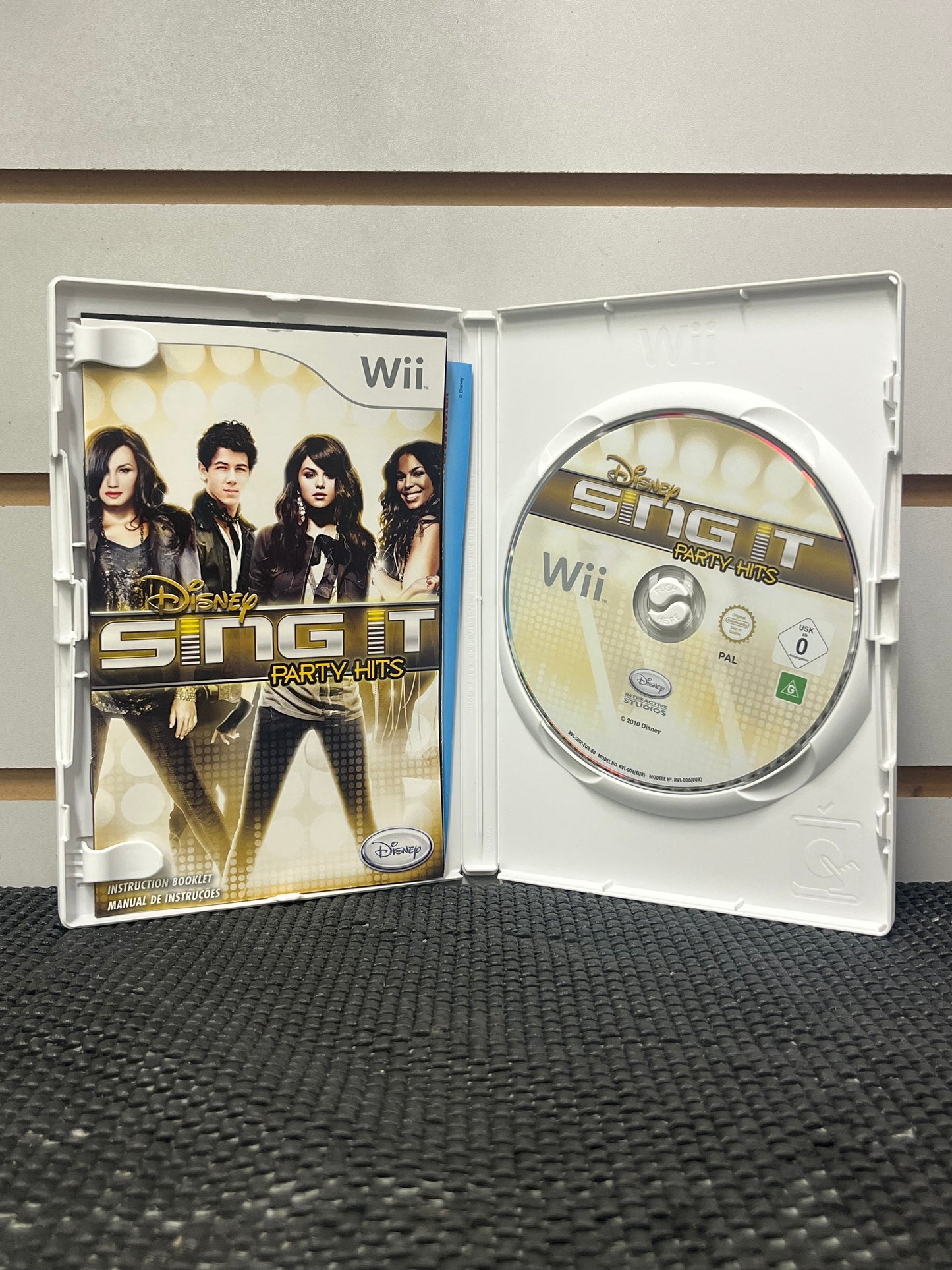 Disney Sing It Party Hits Wii