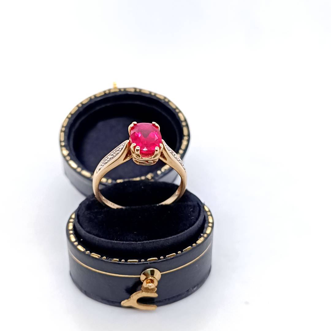 Vintage Pink Ruby and Diamonds Ring