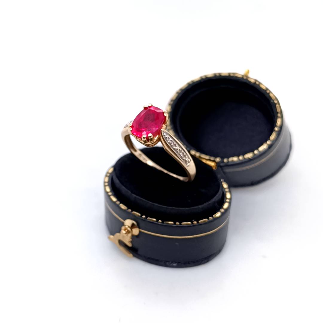 Vintage Pink Ruby and Diamonds Ring