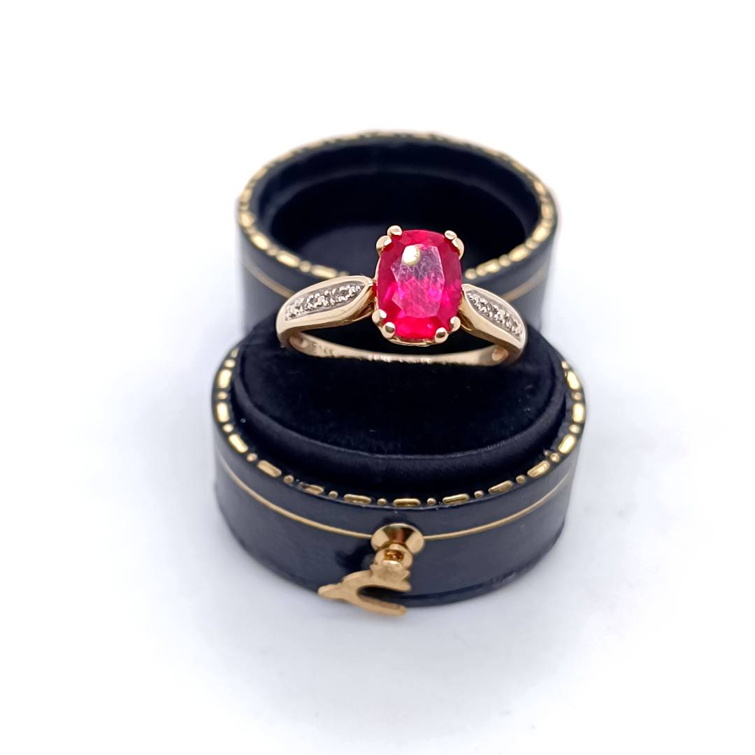 Vintage Pink Ruby and Diamonds Ring