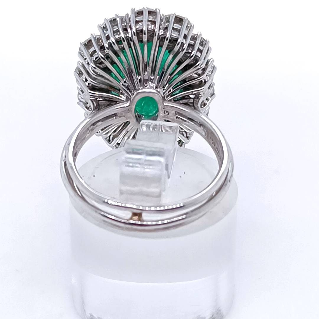 Emerald & Diamond Ring , 18 k White Gold