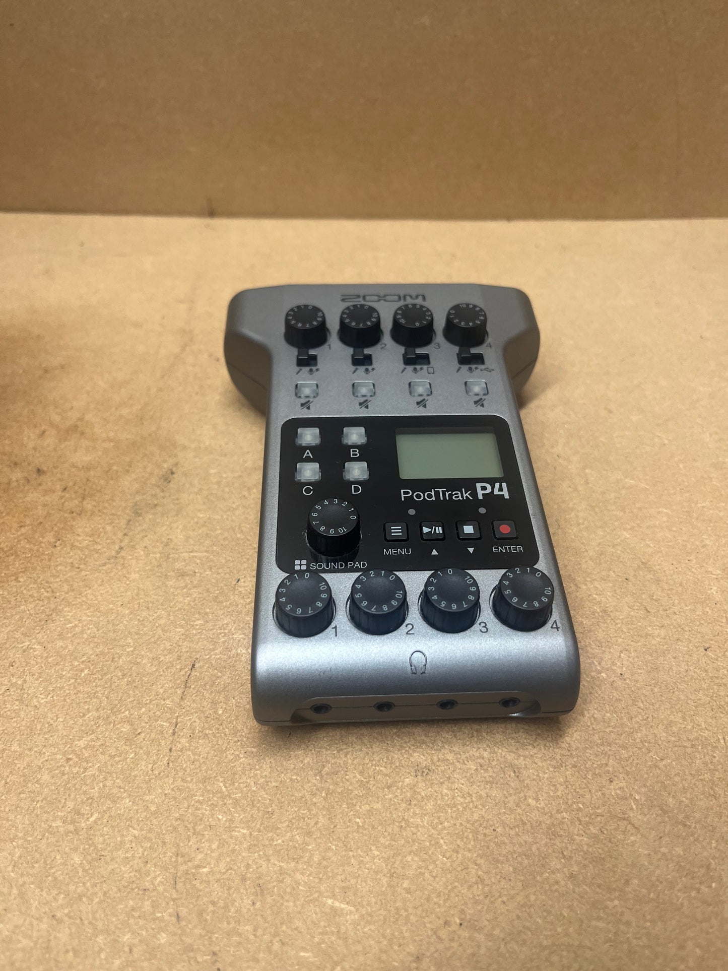 Zoom podtrak P4