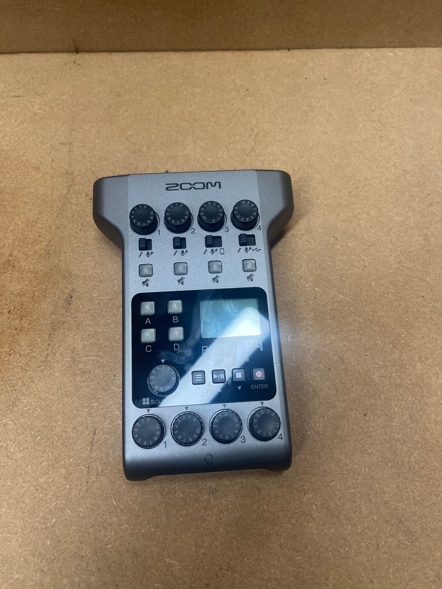 Zoom podtrak P4