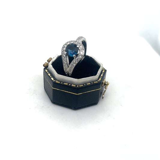 Sapphire and Diamond Ring. 18k White Gold