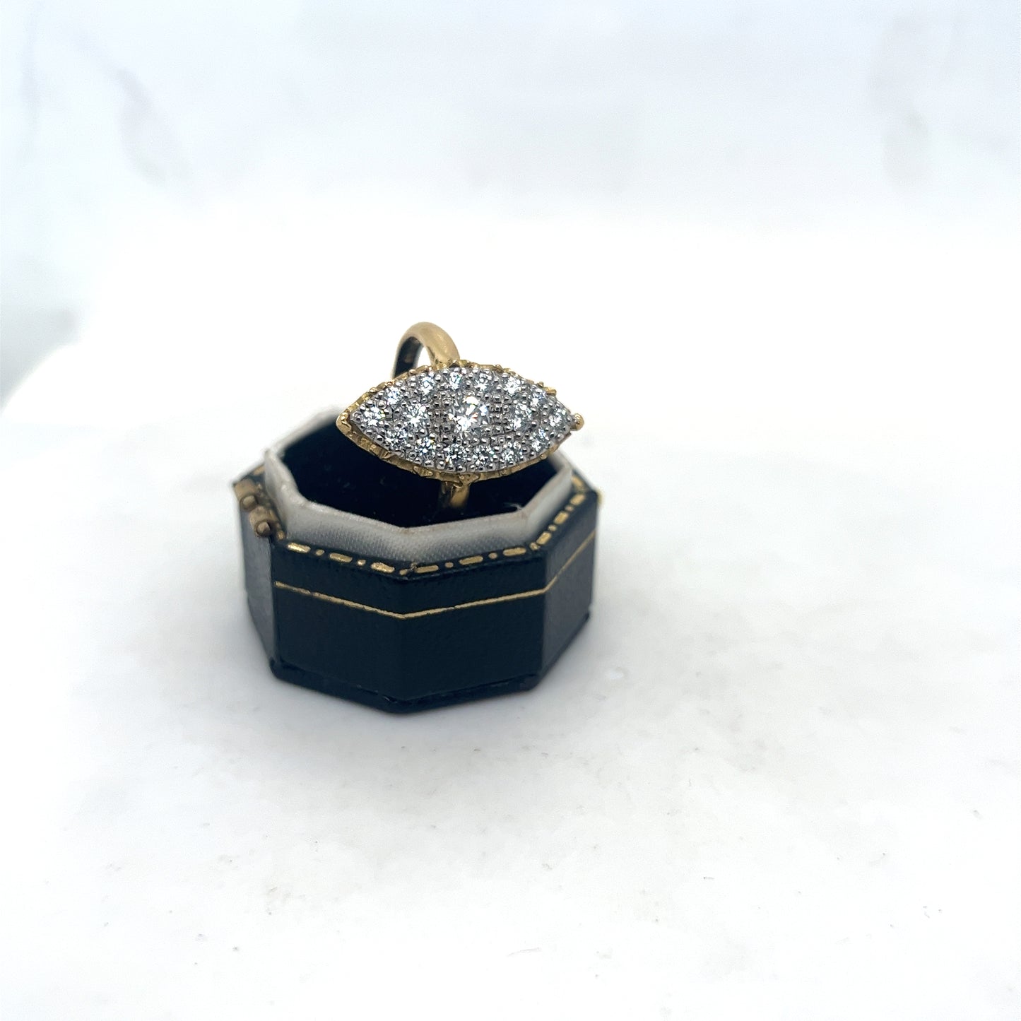 Diamond Ring , 18k Yellow Gold