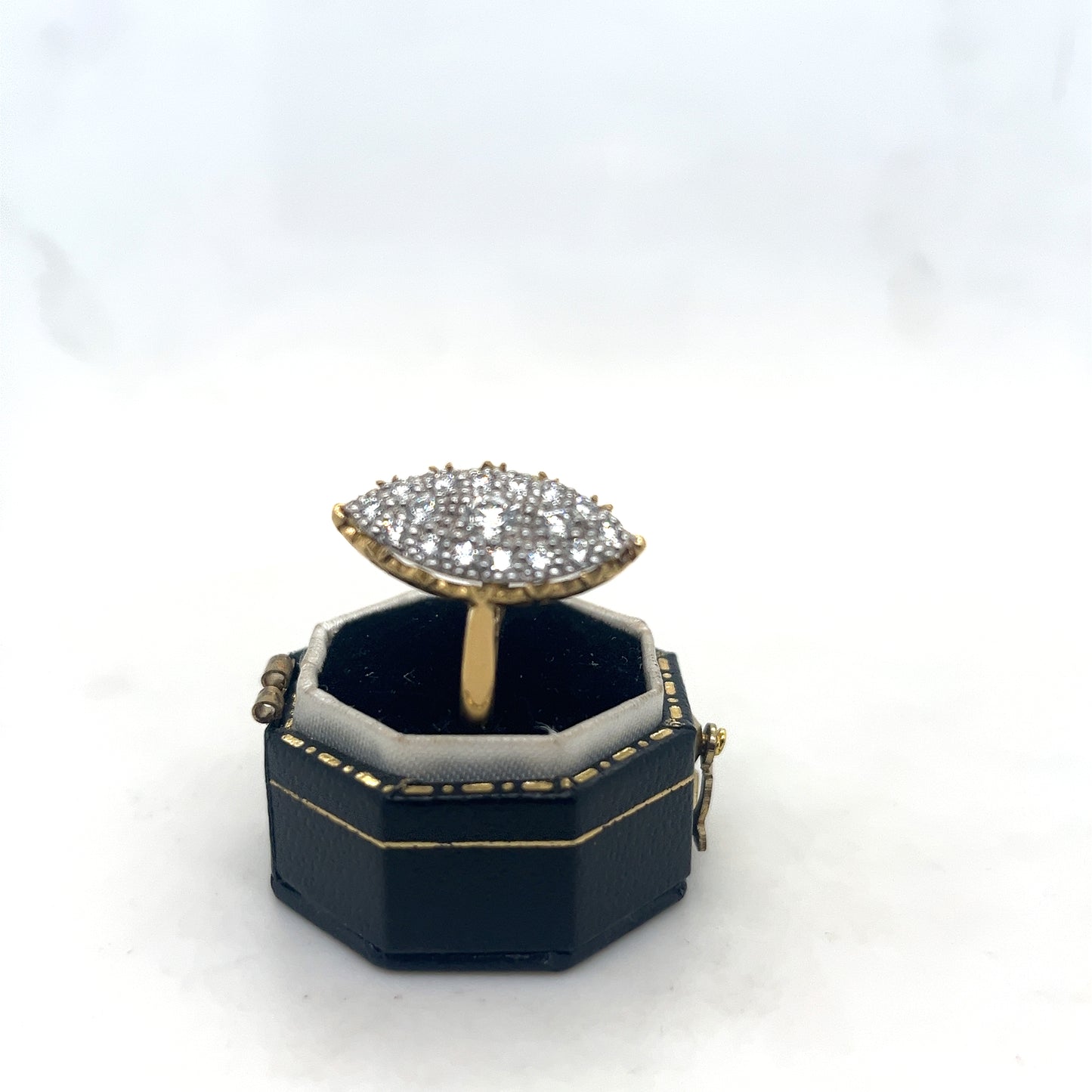 Diamond Ring , 18k Yellow Gold