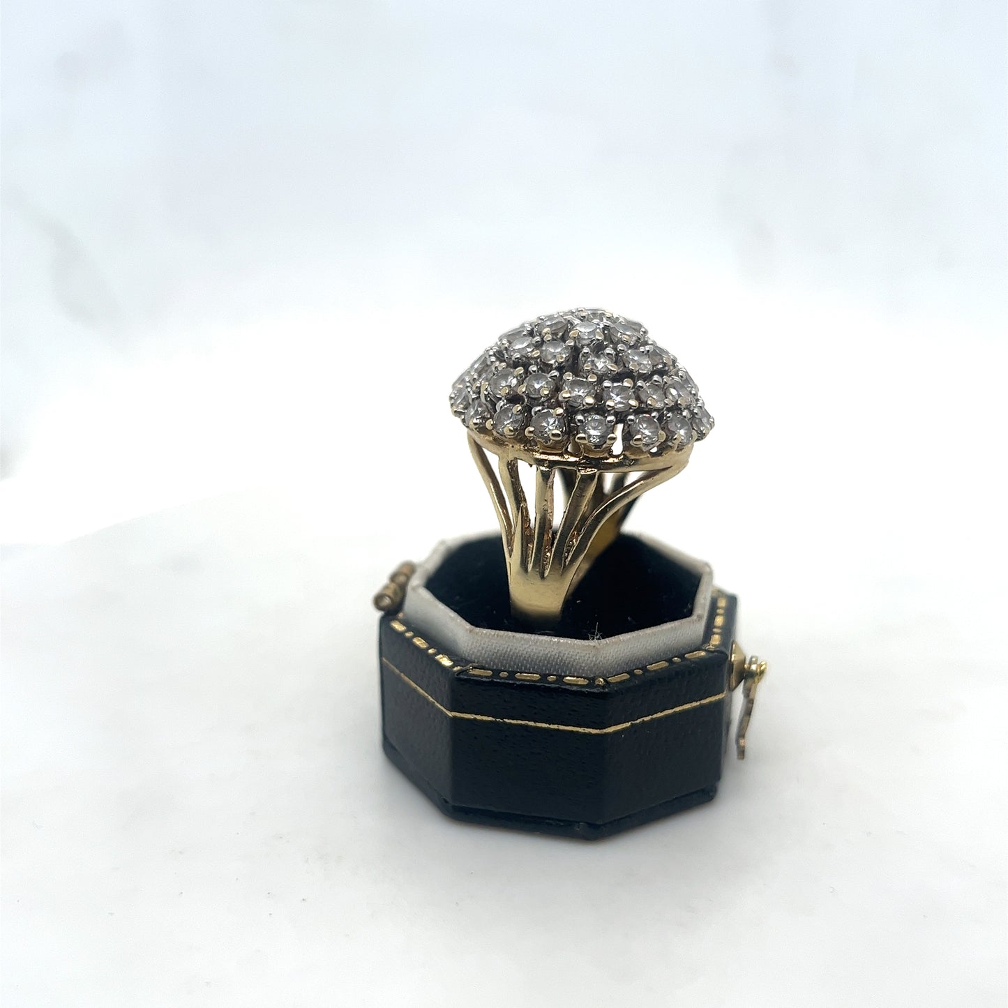 Zirconias Cluster and 9k Gold Ring