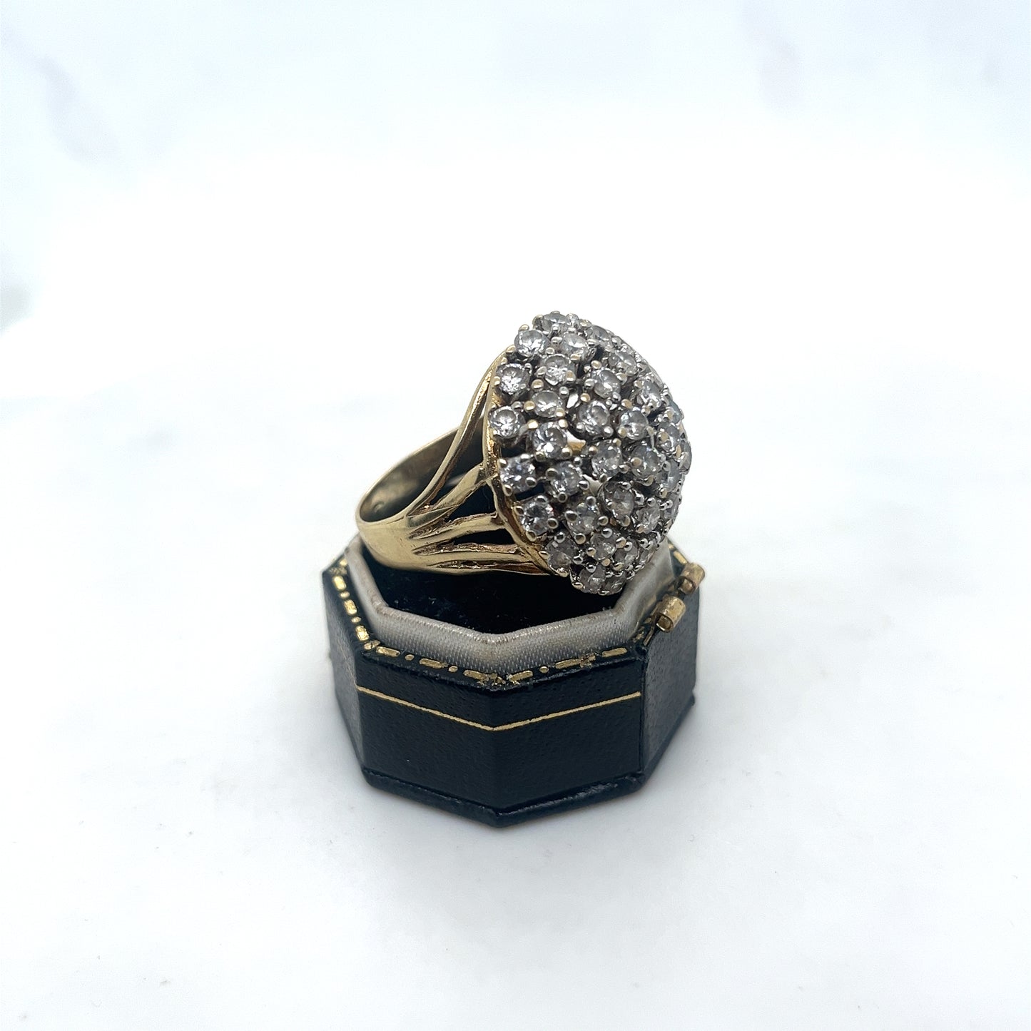 Zirconias Cluster and 9k Gold Ring