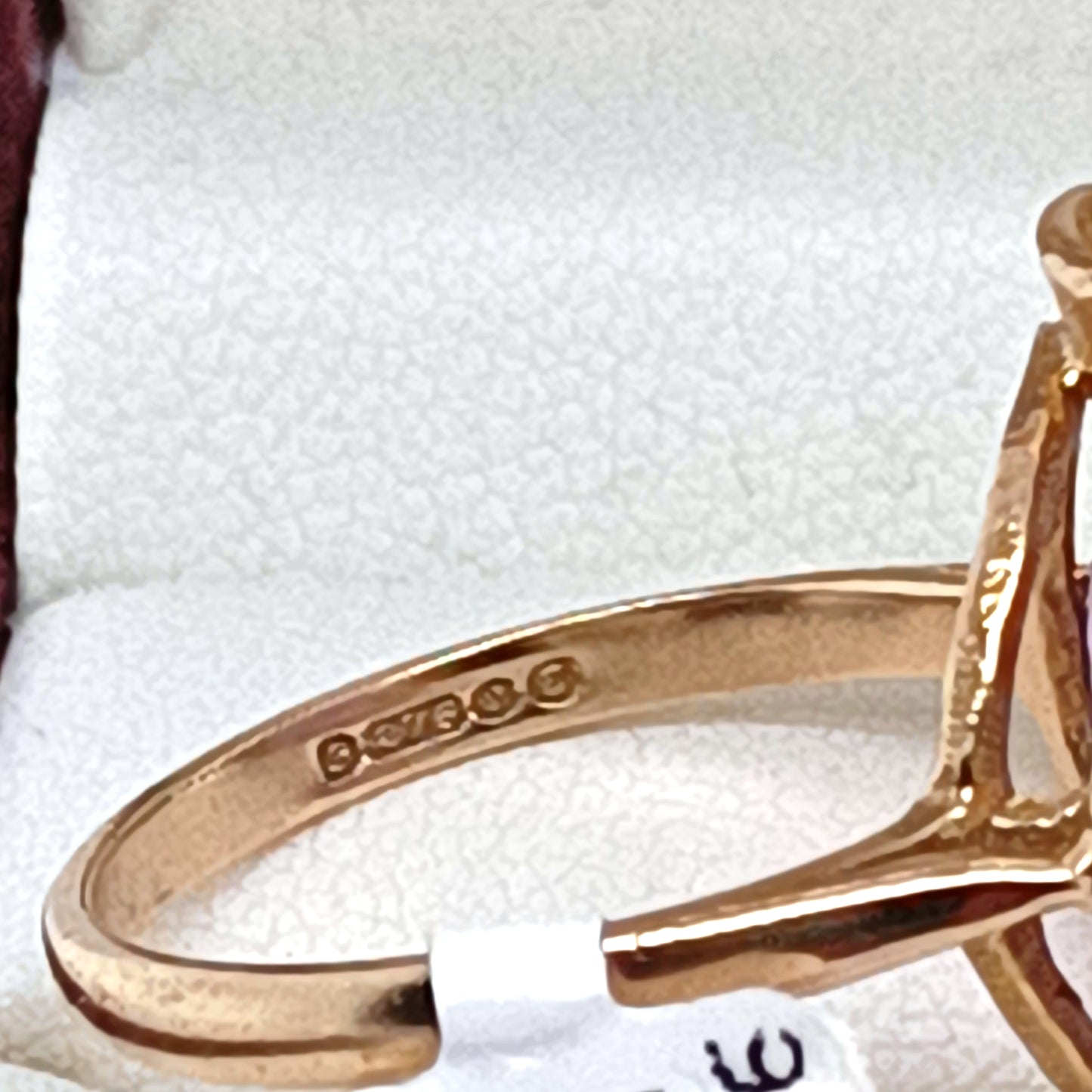 9k Gold Vintage Ring with Purple Stone