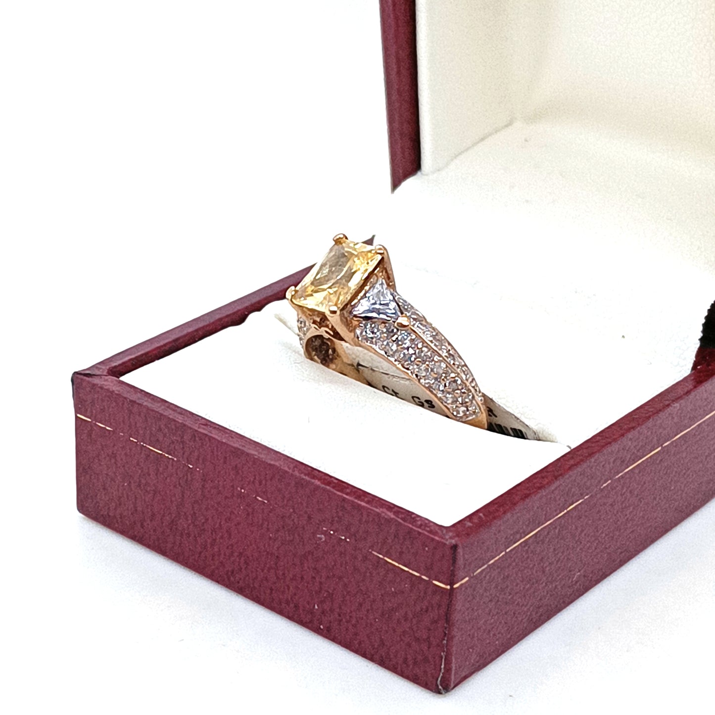 Vintage 9k Yellow Gold Ring, Yellow Stone & Zirconias