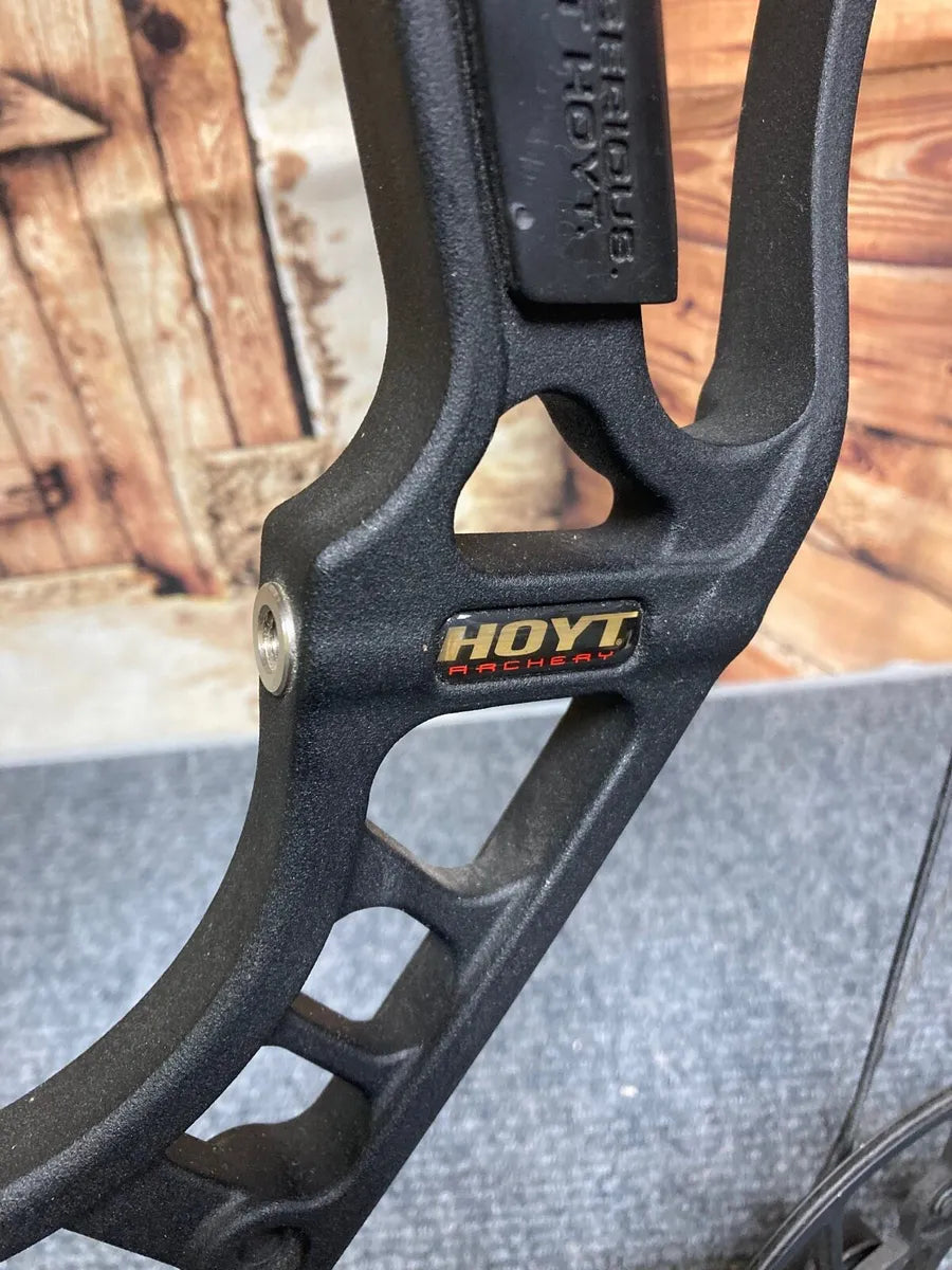 Hoyt Ignite Compound Bow set