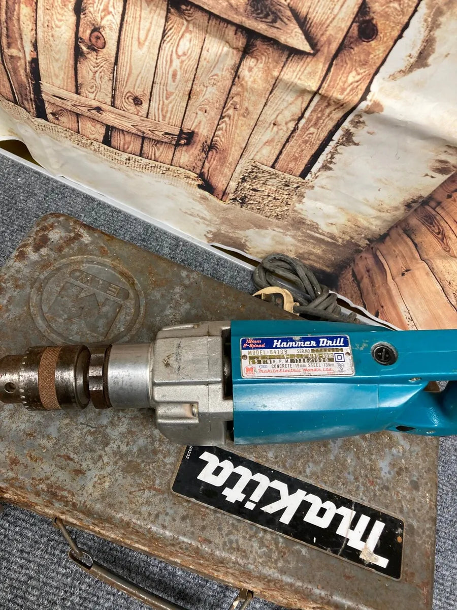 Makita 220v Hammer drill 650w