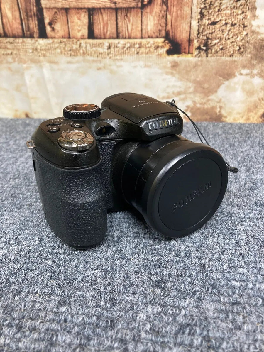 Fujifilm Finepix s1730 Bridge camera