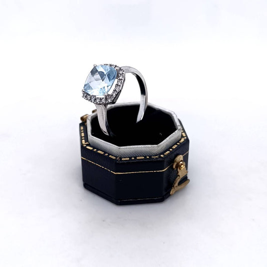 Aquamarine and Diamonds White Gold Ring