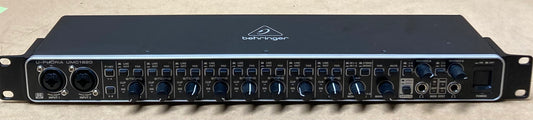 Behringer 1820