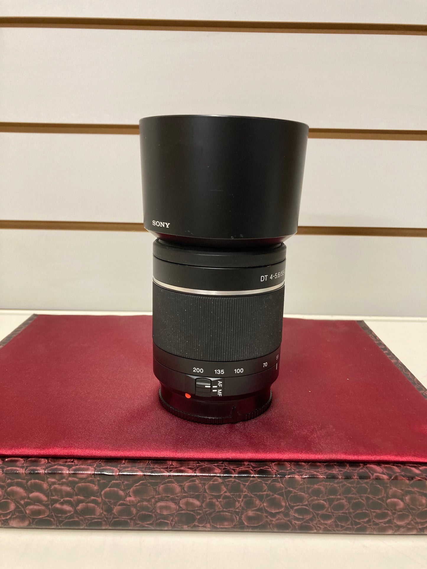 Sony 55-200mm f/4-5.6 SAM DT Telephoto Zoom Lens for Sony Alpha Digital SLR Cameras