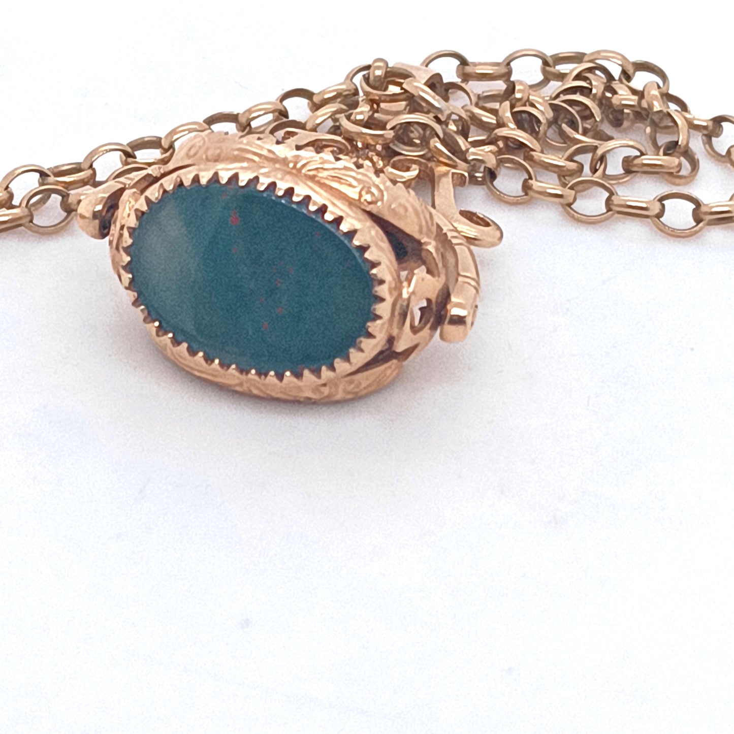 9k Gold Swivel 3 Stones Fob on Belcher Chain