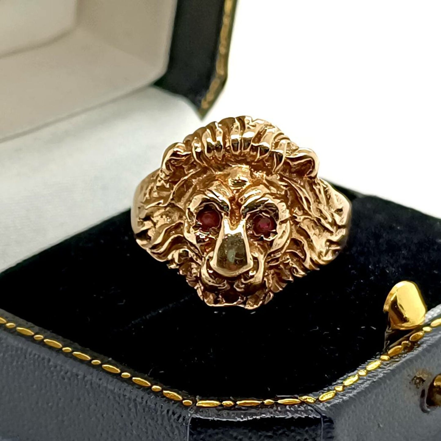 Lion's Head Ring , 9 k Gold