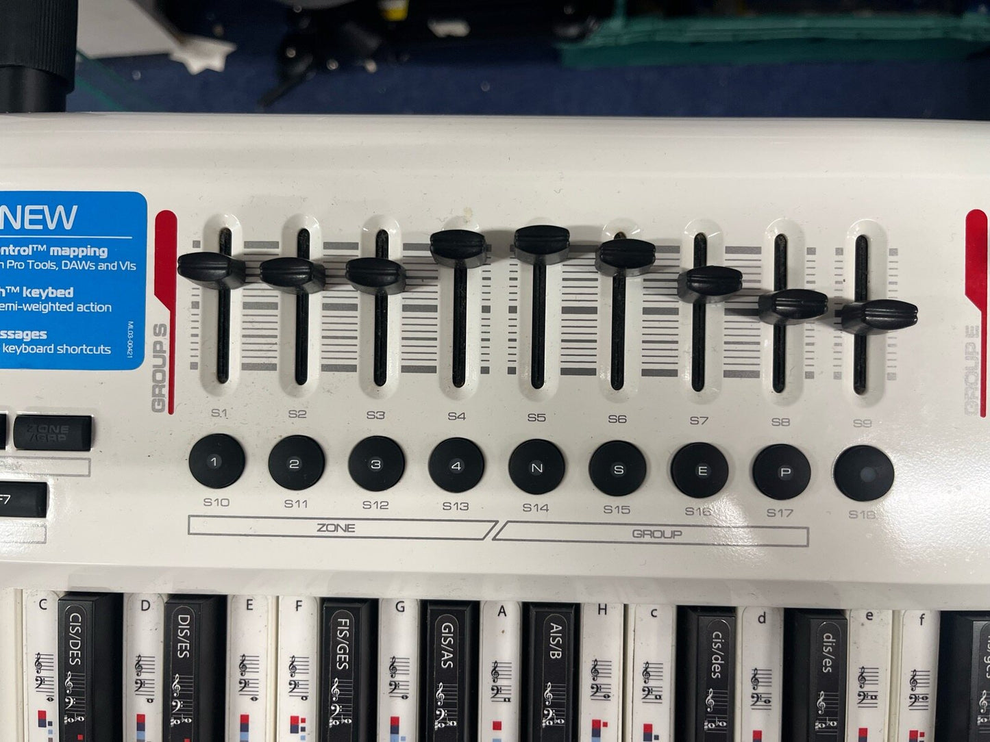 Axiom Pro 61 MIDI Controller